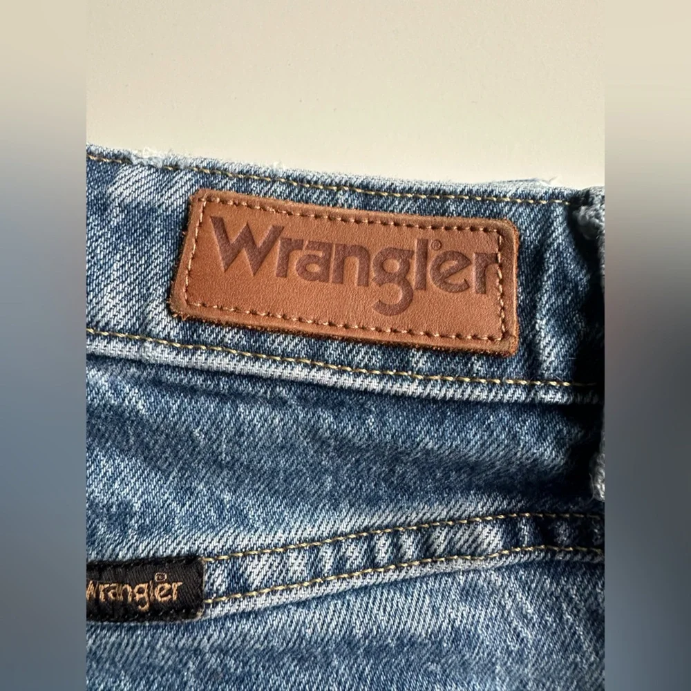 Wrangler Distressed Blue Jean‎ Shorts women size 24